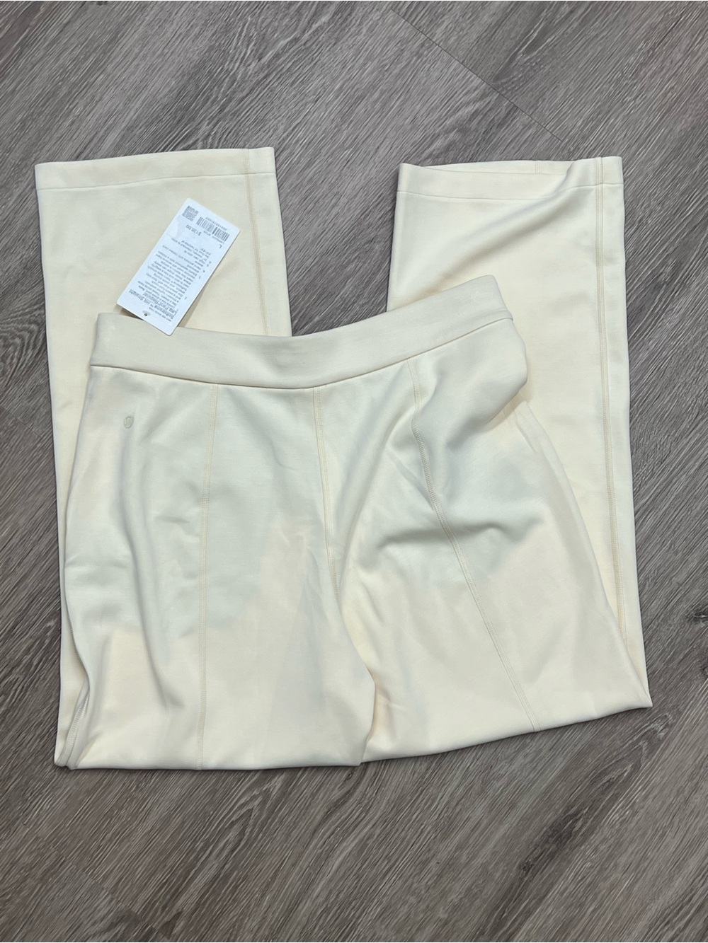 Lululemon NWT Straight Leg Pants Buttercream L - Picture 2 of 4